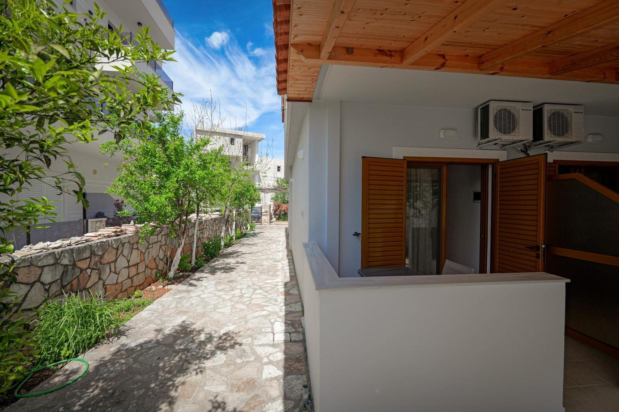 Guest House Moonlight Ksamil Exteriér fotografie